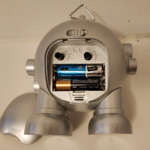 👽FUNKY FUN Robot Analog Alarm Clock Space Man 👽 - Picture 3 of 4